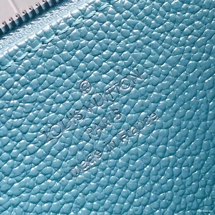 Fashionrepsfam ru 2411YA0232 LV Bags 0717